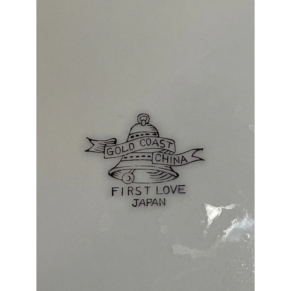 Gold Coast China First Love Dinner Plate Gray White Rose Platinum Trim Japan